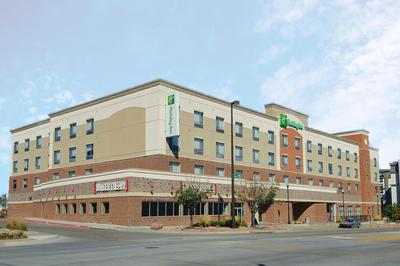 Holiday Inn Omaha Downtown - Waterpark by IHG
