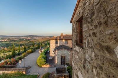 AffittiBreviSiena - Palazzo Monaci Appartamento con piscina nelle crete Senesi