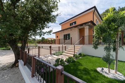 Old Oak Villa