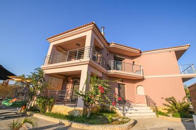 Nektarios & Eftychia Suites