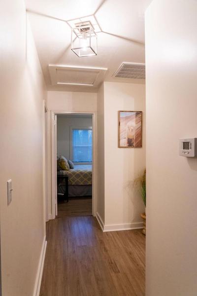 Madrona's Guesthouse- Convenient location, pet friendly