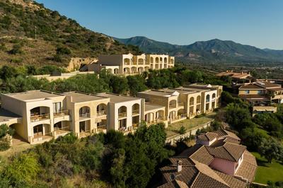 Sweet Life in Golf Is Molas