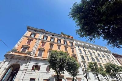Bright flat with wonderful views in the centre