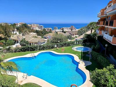 Sunny Holiday apartment Lovely 2 bedroom with pool