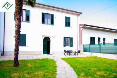 LeS House - Apartment 1 by TuscanyWeGo