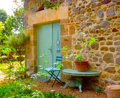 Domaine Charente - Familyroom Gypsy with garden (with external toilet & shower house)