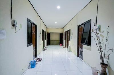 RedDoorz At Graha 99 Simomulyo