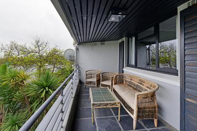 Charming 2-Bedroom Central Green Point Stadium