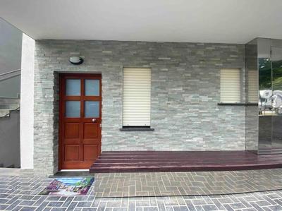 smeraldo sul mare con grande balcone