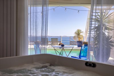 LES SUITES LOVE 1 SPA VUE MER PISCINe