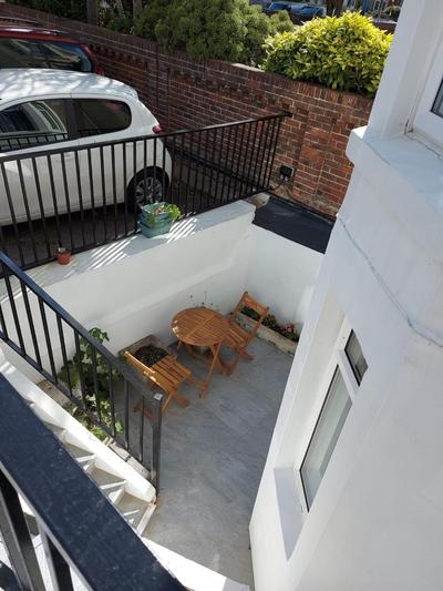 Inn By The Sea, PORTSMOUTH, Parking EV 22kW Available