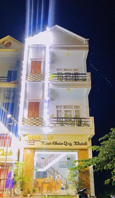 Hùng Làn Hotel
