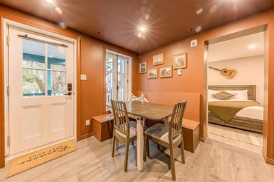 North House - Quebec City 2 Bedroom Treasure