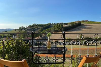 [Appartamento con vista] Finestra sulle colline