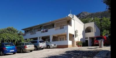 APARTMAN 5 KRISTINKA Gujinović