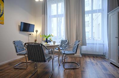 Quiet Courtyard Apartment (PB1)