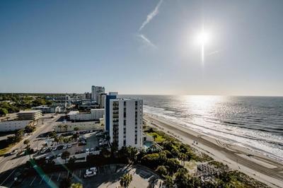 Royal Retreat-Amazing view-King bed-1 bedroom-Full kitchen-Free parking-Self check-in