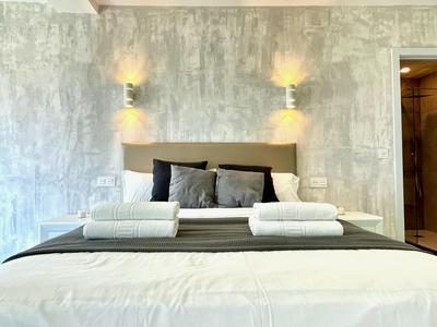 WHITE DREAM Near the Sea 3bed by Solrentspain
