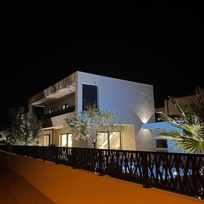VILLA NAOMI