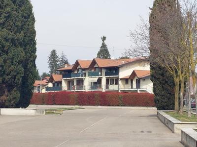 giardino privato - comodo per Malpensa e Milano - con parcheggio