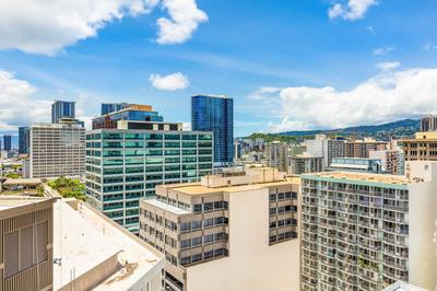Castle At Ala Moana Hotel