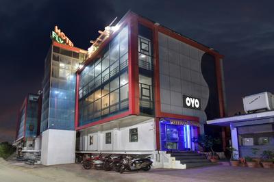 Townhouse Hotel Fly View