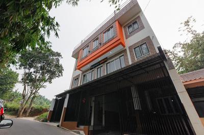 RedDoorz near The Jungle Waterpark Bogor