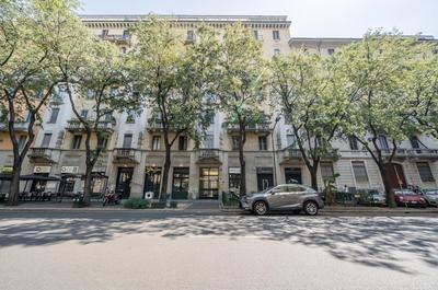 Lovely Apartment in Milano-Porta Romana w/ Balcony