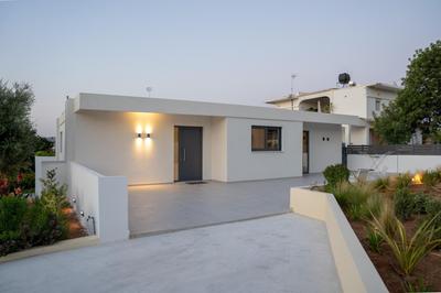 Kyamon Luxury Villa with Heated Saltwater Pool Near Chania