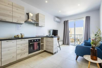 High Floor Apartment for 2 with sofa bed - By Solea