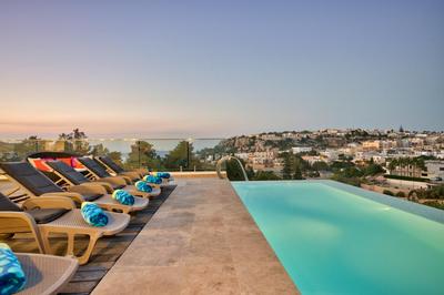 Villa Ghea - Indoor Jacuzzi Pool, Sauna and Games Room