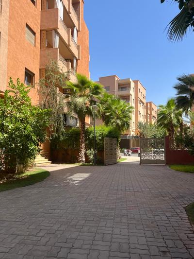 Superbe appartement en résidence avec piscines