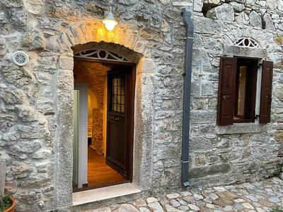 Medieval Country House in Mastichochoria