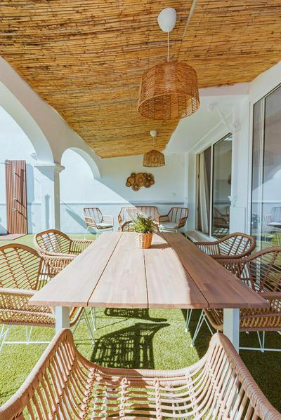 Apartamento con gran terraza junto a la playa