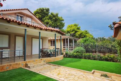 Nea Makri Holiday Villa