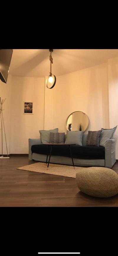 Central flat ,Mitropoleos st.