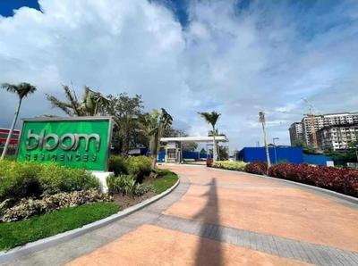 2BR SMDC Bloom Residences Near NAIA Wi-fi +Netflix