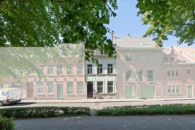 Spacious Guest Suites near Historic Market - 5 Min Walk