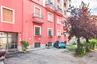 Milan - Bocconi e Navigli - Spacious 3BR Apartment 95 m - Free Parking