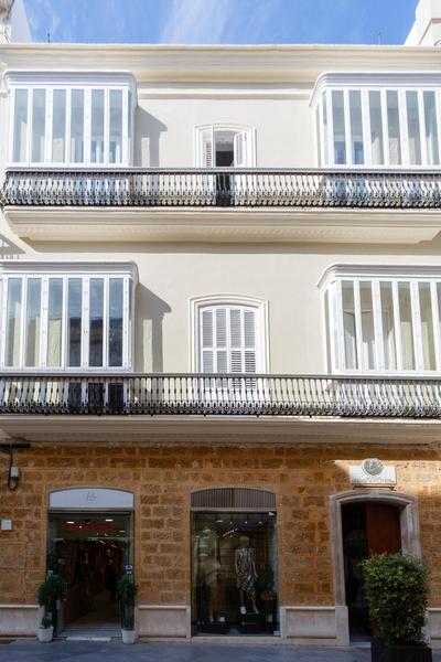 Estudio Amor BRUJO by Cadiz4Rentals