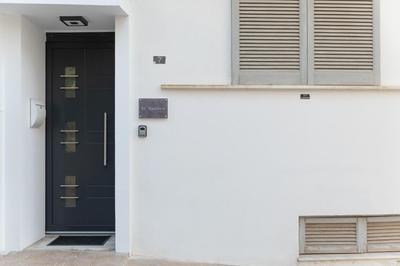 Saint Matthew Central Apartment by Senaon