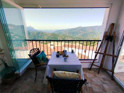 Casa Perejil, un balcón al Genal