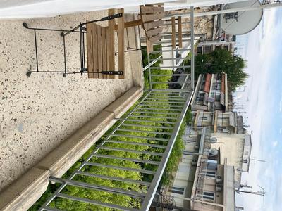Modern, centrally located apartment