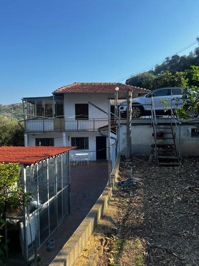 Casa indipendente vista mare