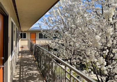 Top Floor-Work Here-Walk Downtown-King Bed