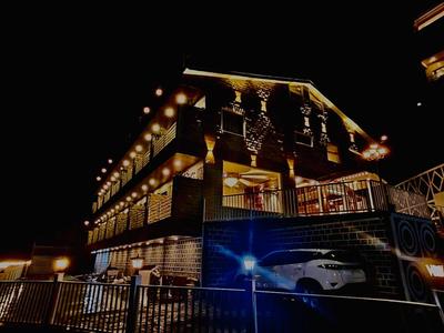 Hotel Wood Stock Luxury - A Boutique Property - Penthouse - Open Air Restaurant & Terrace