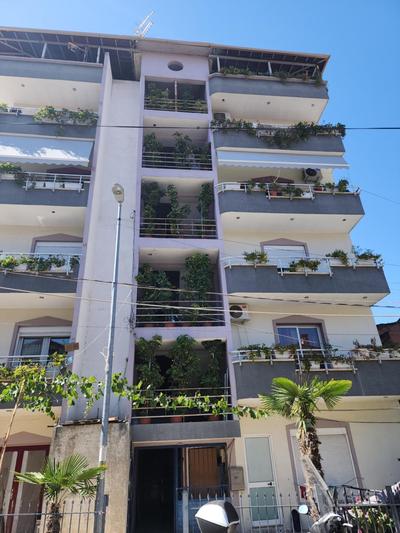Tirana Class House
