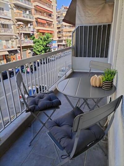 LUXE Boutique With Balcony