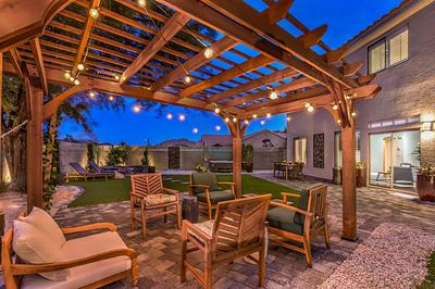 Luxury and Harmony in a 6BR Dream Villa; Pool, Hot Tub, Game room, Near the Las Vegas Strip