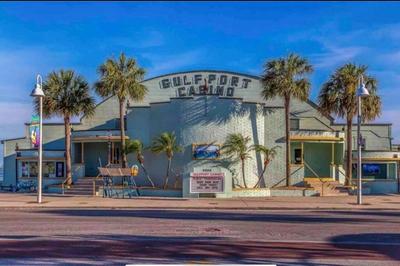 In the Center of Gulfport, Min Away From the Beach!